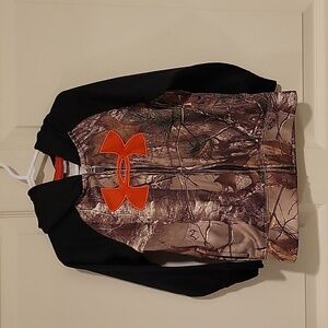 Under Armour Kids Jacket with Camo and Black Sweatshirt